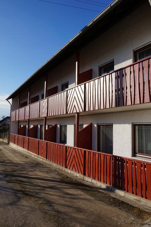Pension-Metzgerei Hofer Inning am Holz Eksteriør bilde